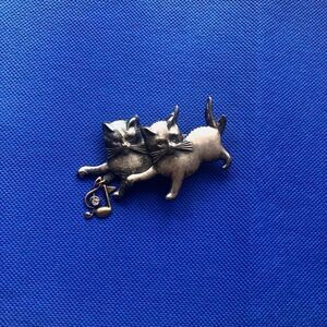 SUSAN Richardson 1995 2 cats & music note